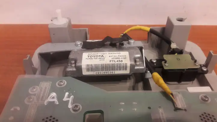 Toyota Avensis T270 (2009 - 2012) 2710004460 Передняя подсветка — фото 5