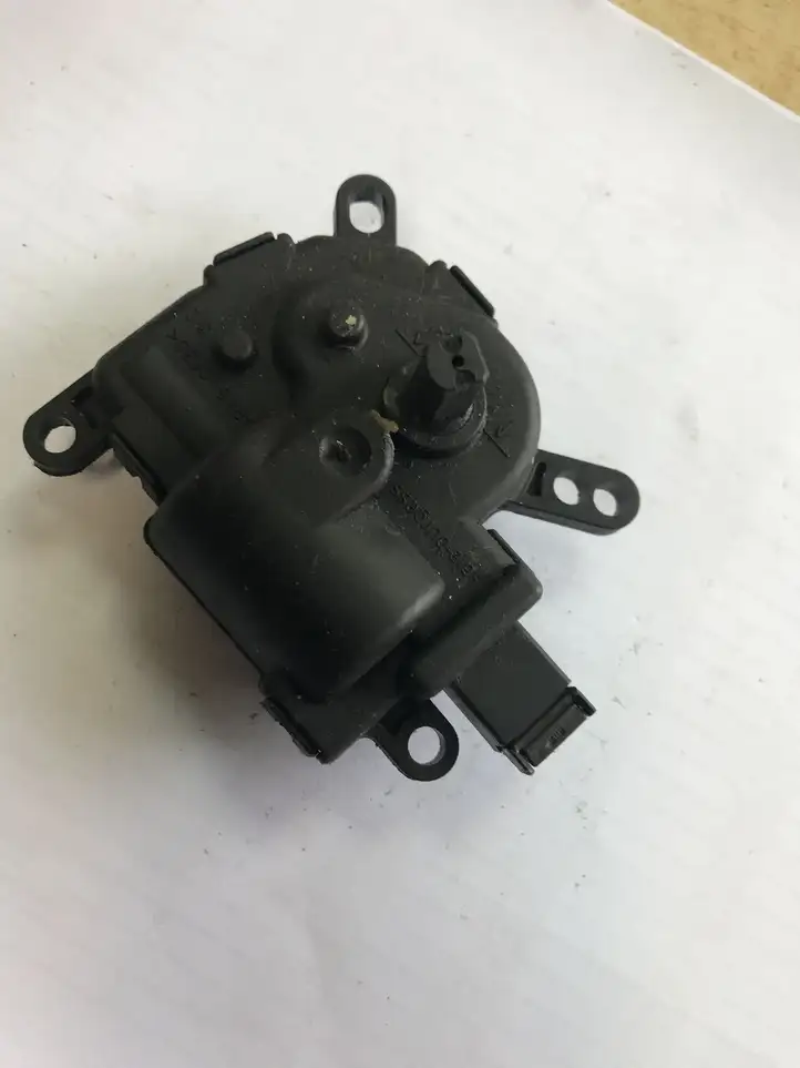 Ford Fiesta (2006 - 2008) 1S7H19B634CA Двигатель задвижки потока воздуха — фото 3