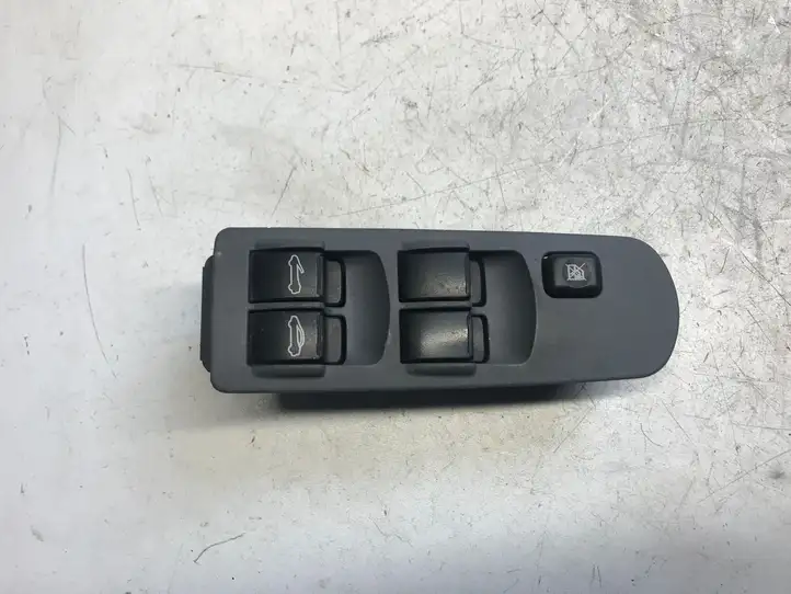 Mitsubishi Colt (2004 - 2008) 98078400A0 Кнопка стеклоподъемников — фото 3