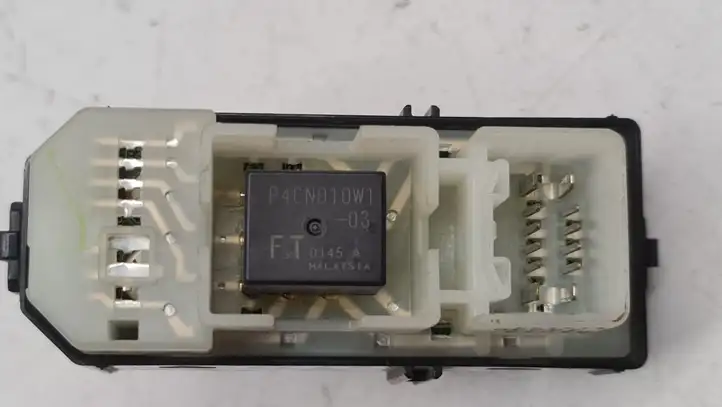 Toyota Corolla Verso E121 (2001 - 2004) 8403013030 Блок кнопок стеклоподъемников — фото 2