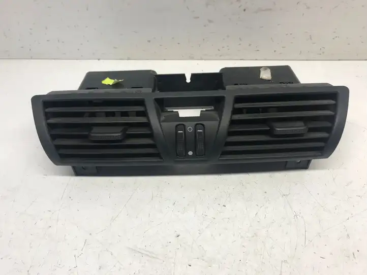 Fiat Stilo (2001 - 2010) 735269789 Центральный воздушный дефлектор — фото 1