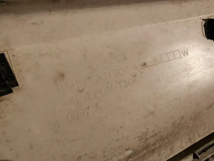 Ford Focus (2011 - 2015) BM51A17906A Задний бампер — фото 5