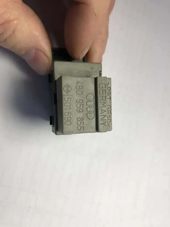 Audi A6 S6 C5 4B (1997 - 2001) 4B0959855 Кнопка стеклоподъемников — фото 2