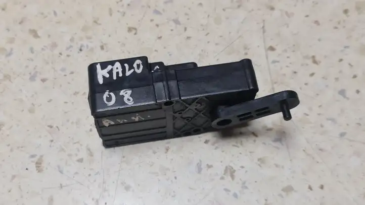 Chevrolet Kalos (2003 - 2008) 45260761 Двигатель задвижки потока воздуха — фото 3