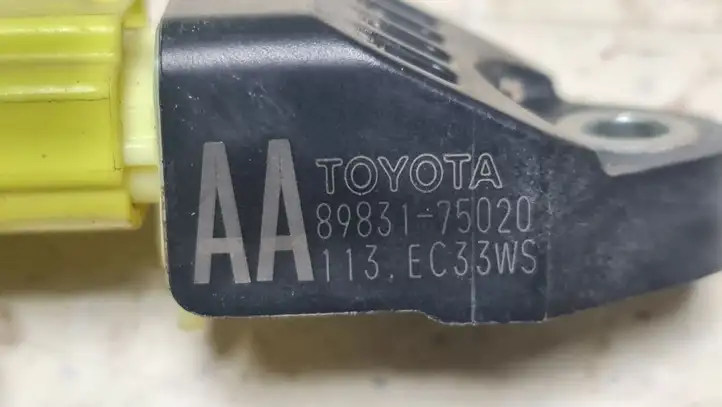 Lexus CT 200H (2010 - 2013) 8983175020 Датчик удара SRS — фото 3