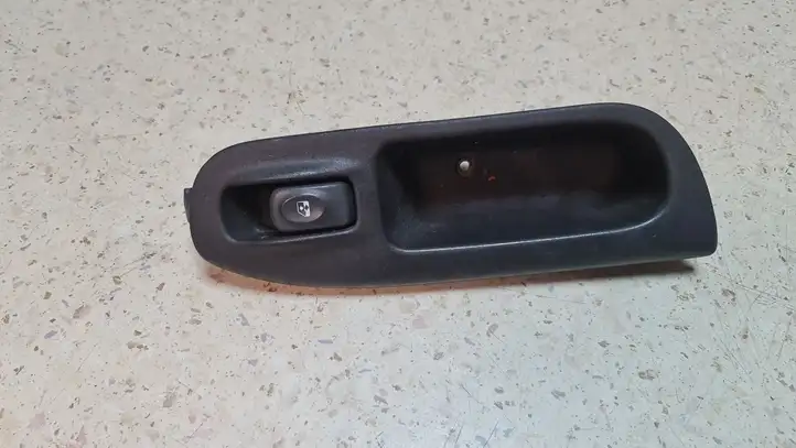 Renault Scenic I (1996 - 2003) 7700431172 Кнопка стеклоподъемников — фото 1