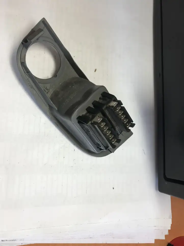 Renault Megane I (1995 - 2002) 7700429069 Кнопка стеклоподъемников — фото 2