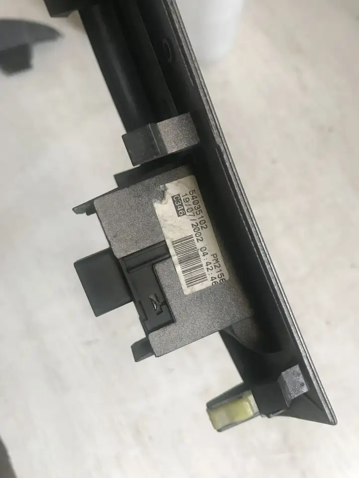 Toyota Corolla E120 E130 (2004 - 2007) 54035102 Кнопка стеклоподъемников — фото 4