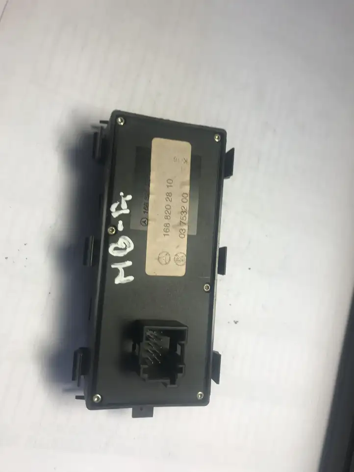 Mercedes-Benz A W168 (1997 - 2004) 1688202810 Блок кнопок стеклоподъемников — фото 7