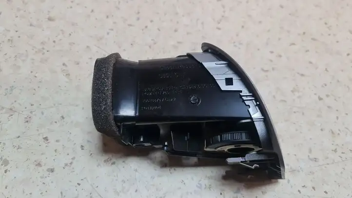 Skoda Fabia Mk2 (5J) (2007 - 2014) 5J0819702E Боковой воздушный дефлектор — фото 2