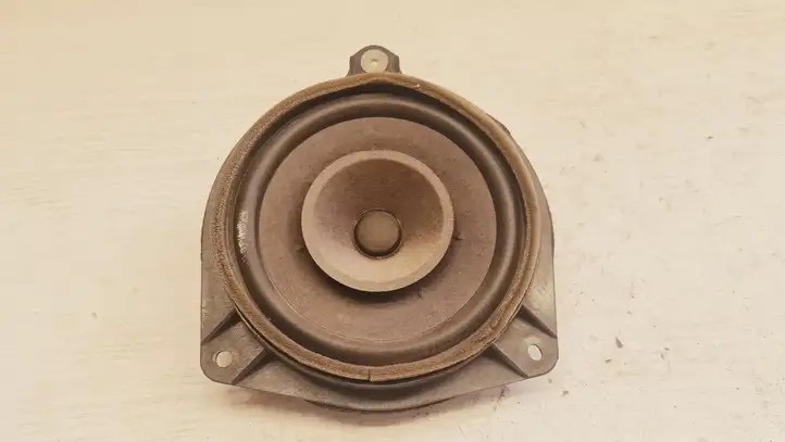 Toyota Avensis T220 (2000 - 2003) 8616005060 Динамики передних дверей — фото 1