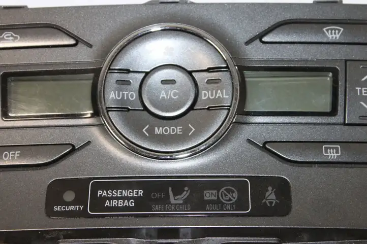 Toyota Auris 150 (2006 - 2012) 55900022300 Блок управления климат-контролем — фото 3