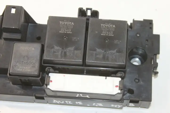 Toyota Auris E180 (2012 - 2018) G92Z133010 Реле защиты аккумулятора — фото 2