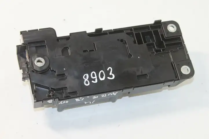 Toyota Auris E180 (2012 - 2018) G92Z133010 Реле защиты аккумулятора — фото 6