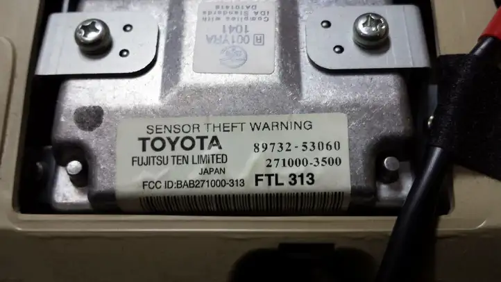 Lexus IS 220D-250-350 (2005 - 2010) 8973253060 Передняя подсветка — фото 10