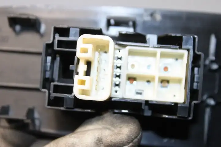 Toyota Auris 150 (2006 - 2012) 7423102530 Блок кнопок стеклоподъемников — фото 6