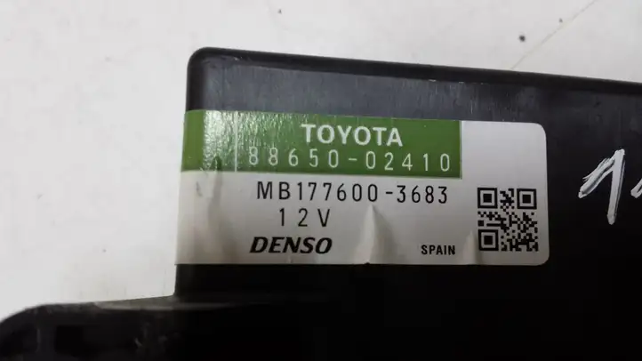 Toyota Auris 150 (2006 - 2012) 8865002410 Модуль управления кондиционером — фото 4