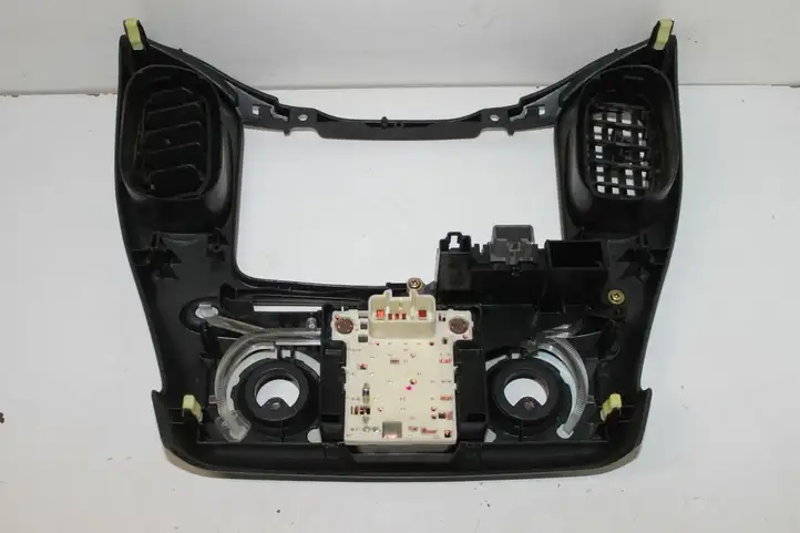 Toyota Yaris Verso (1999 - 2005) 7591327014 Блок управления климат-контролем — фото 3