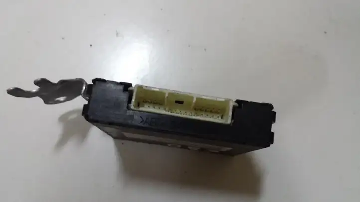 Toyota Corolla Verso E121 (2004 - 2007) 897800F010 Блок иммобилайзера — фото 5