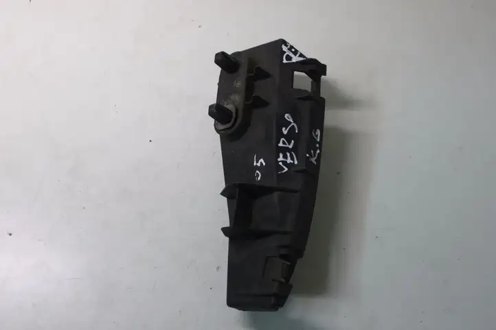 Toyota Corolla Verso E121 (2004 - 2007) 525630F010 Кронштейн заднего бампера — фото 2