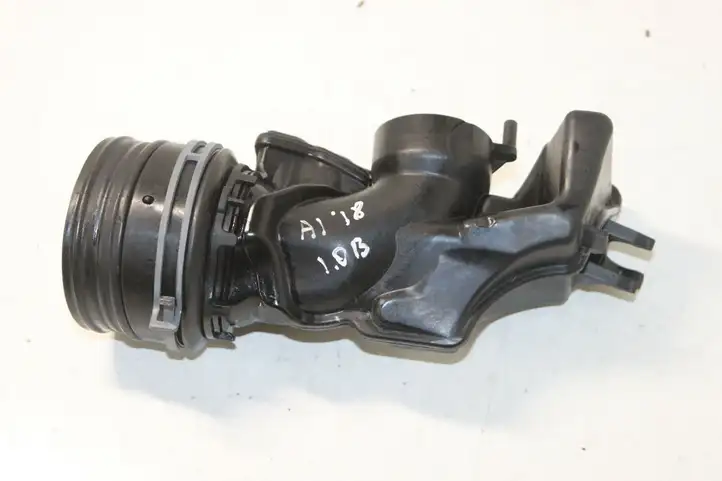 Audi S1 (2014 - 2019) 04C129656L Детали воздухозаборника — фото 1