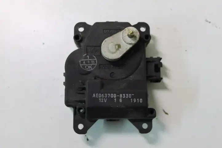 Toyota RAV 4 (XA30) (2006 - 2016) AE0637008330 Двигатель задвижки потока воздуха — фото 1
