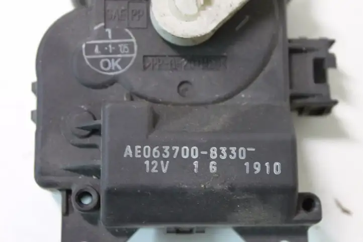 Toyota RAV 4 (XA30) (2006 - 2016) AE0637008330 Двигатель задвижки потока воздуха — фото 2