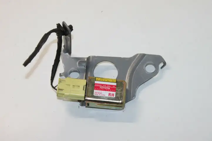 Toyota RAV 4 (XA20) (2000 - 2005) 89833-42020 Датчик удара SRS — фото 1