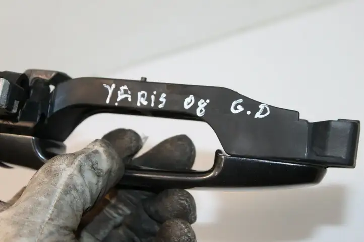 Toyota Yaris (2005 - 2009) Наружная ручка задней двери — фото 4
