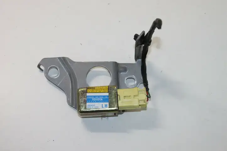 Toyota RAV 4 (XA20) (2000 - 2005) 8983442020 Датчик удара SRS — фото 1