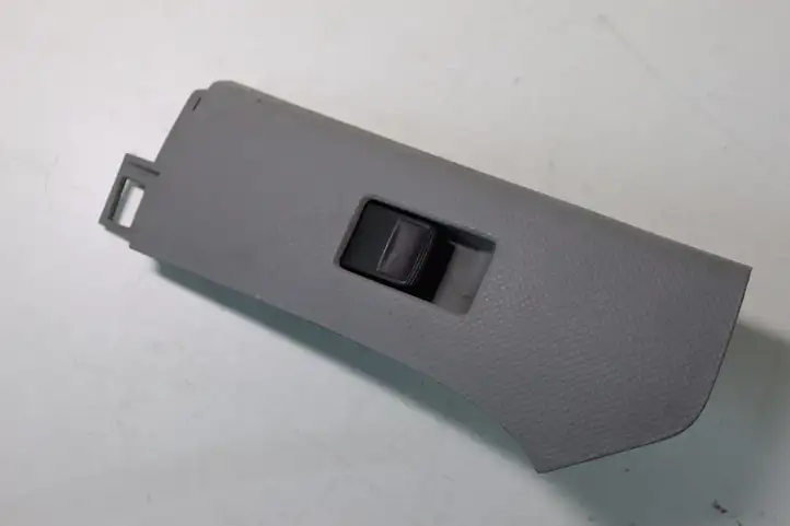 Toyota Yaris (2009 - 2012) 742310d090 Блок кнопок стеклоподъемников — фото 2