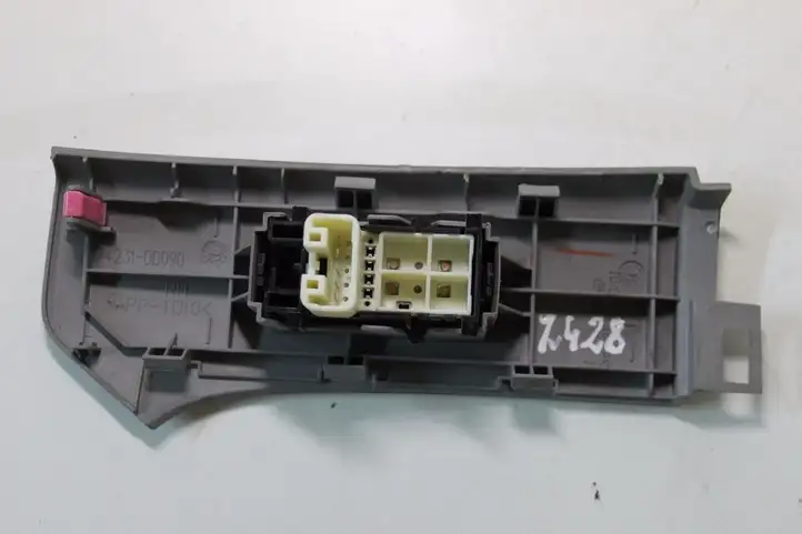 Toyota Yaris (2009 - 2012) 742310d090 Блок кнопок стеклоподъемников — фото 7