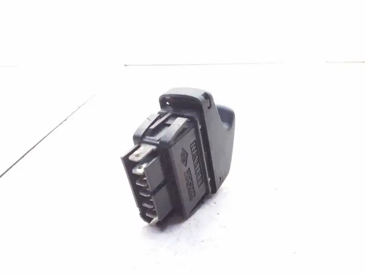 Renault Megane I (1995 - 2002) 838100C Блок кнопок стеклоподъемников — фото 2