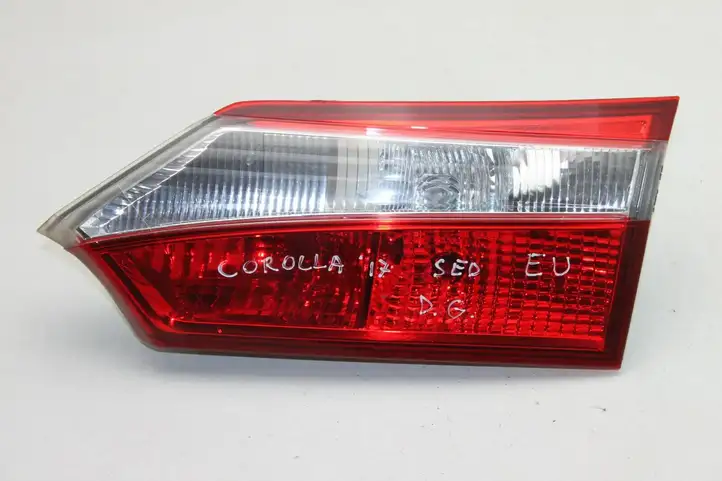 Toyota Corolla E160 E170 (2013 - ) 15800252000 Задний фонарь в кузове — фото 1