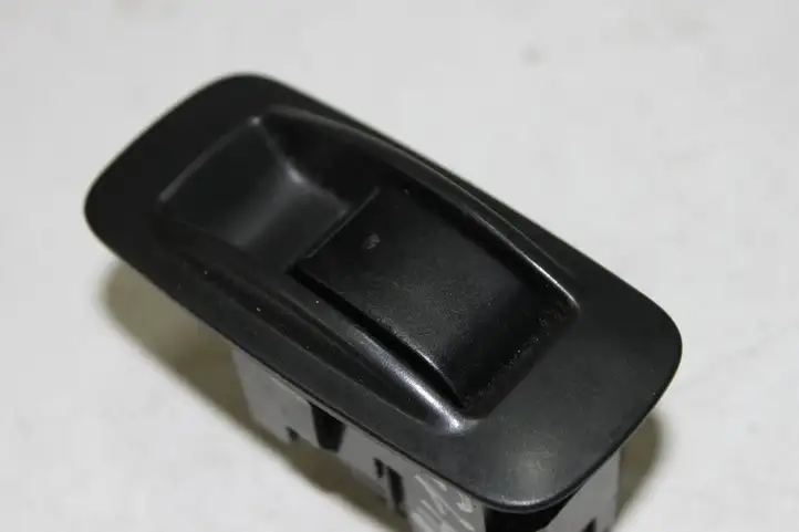 Toyota Corolla Verso E121 (2004 - 2007) 848010F030B0 Кнопка стеклоподъемников — фото 1
