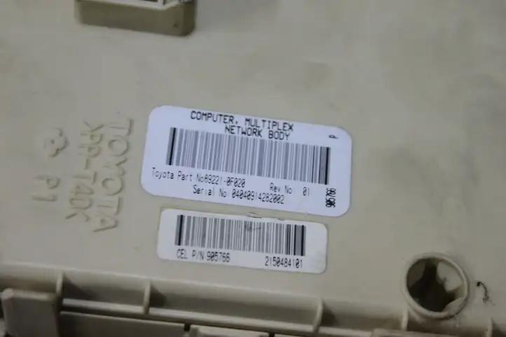 Toyota Corolla Verso E121 (2004 - 2007) 892210F020 Блок предохранителей — фото 6