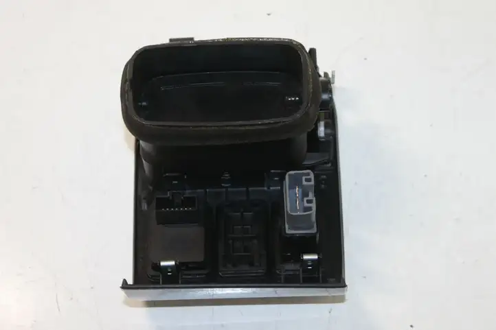 Toyota Avensis T220 (2000 - 2003) 5568605030 Боковой воздушный дефлектор — фото 3