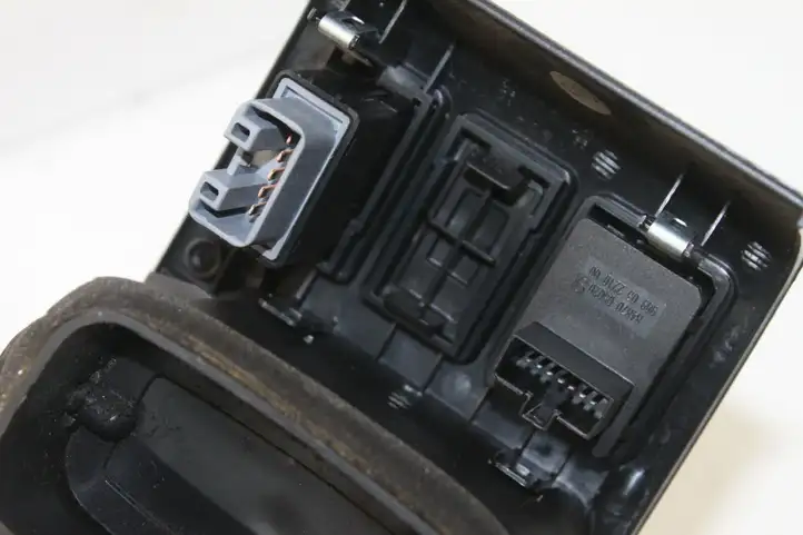 Toyota Avensis T220 (2000 - 2003) 5568605030 Боковой воздушный дефлектор — фото 4