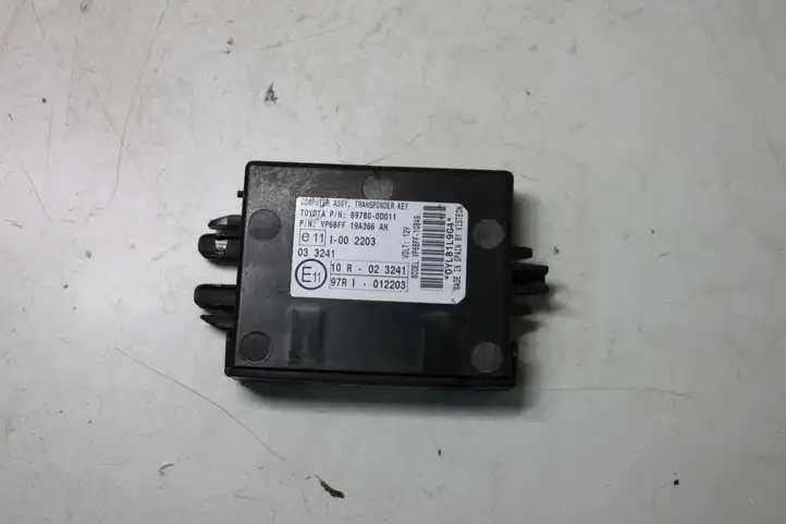 Toyota Yaris (2009 - 2012) 897800D011 Блок управления зажиганием — фото 1