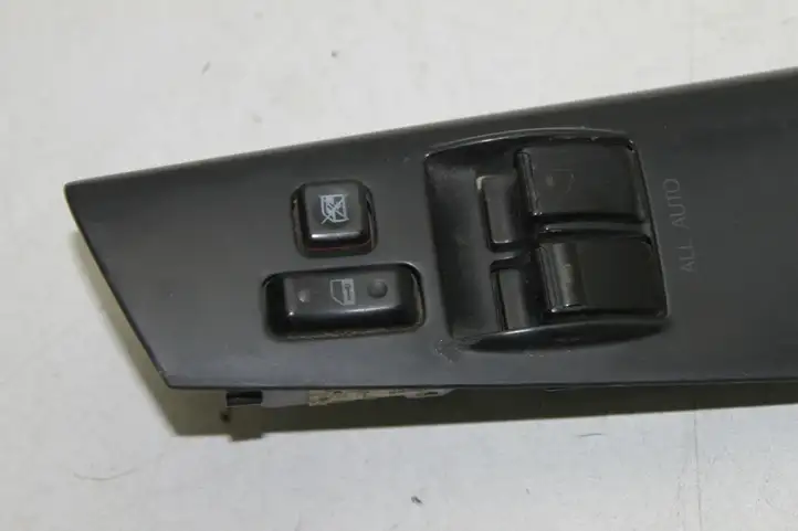 Toyota Corolla E120 E130 (2000 - 2004) 8482005040 Кнопка стеклоподъемников — фото 2