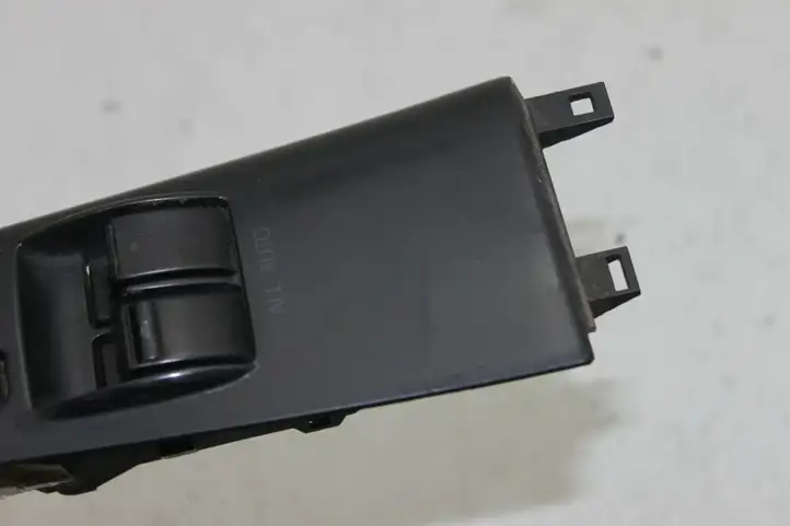 Toyota Corolla E120 E130 (2000 - 2004) 8482005040 Кнопка стеклоподъемников — фото 3