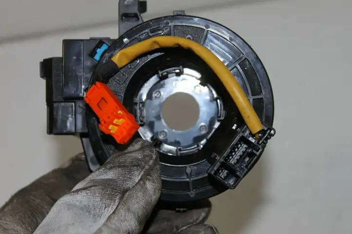 Toyota Yaris (2005 - 2009) Контактное кольцо SRS — фото 2