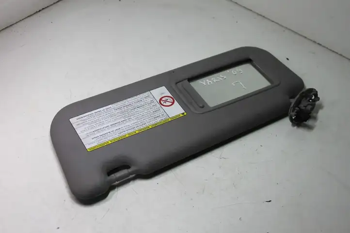 Toyota Yaris (2005 - 2009) Солнцезащитный козырек — фото 3