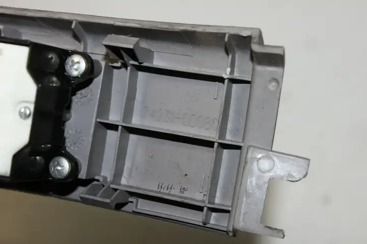 Toyota Yaris (2005 - 2009) 742310D080 Блок кнопок стеклоподъемников — фото 5