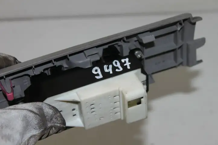 Toyota Yaris (2005 - 2009) 742310D080 Блок кнопок стеклоподъемников — фото 6