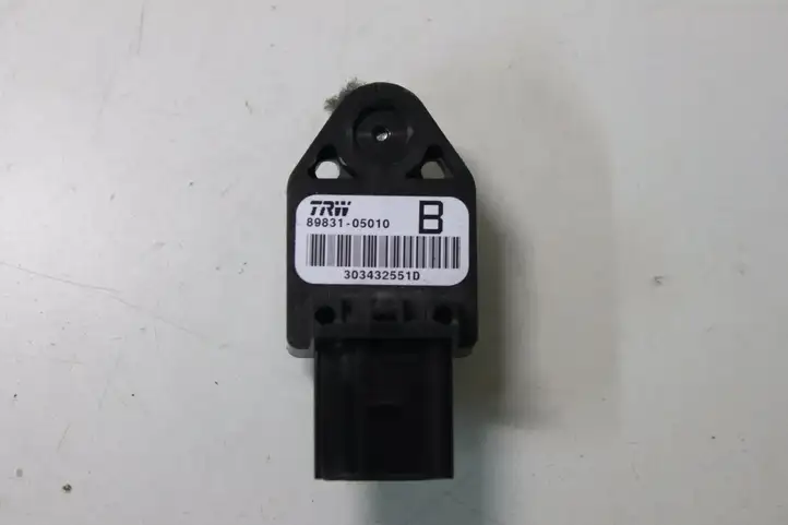 Toyota Avensis T250 (2003 - 2006) 8983105010 Датчик удара SRS — фото 1