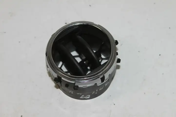 Toyota Yaris (2005 - 2009) Боковой воздушный дефлектор — фото 2