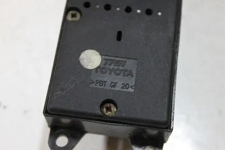 Toyota Avensis T220 (2000 - 2003) Блок кнопок стеклоподъемников — фото 8