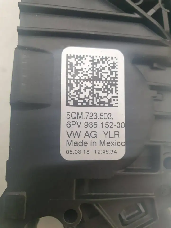 Volkswagen Golf VII (2013 - 2019) 5QM723503 Педаль акселератора — фото 2
