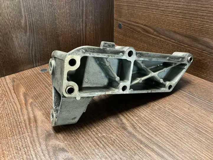 Iveco Daily Daily 3rd gen (2004 - 2010) 500376599 Кронштейн двигателя — фото 2